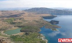 Nemrut Kalderası ve Krater Gölü'ne gelenlere çöp poşeti ve eldiven dağıttılar