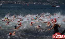 Kocaeli'deki Açık Su Yüzme Yarışları'nda sporcular İzmit Körfezi'ni yüzerek geçti