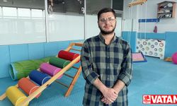 Aldığı eğitimle otizmi aşan Kerim, şimdi otizmli bireylerin ailelerine destek veriyor