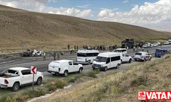 Van'da askeri araçla otomobil çarpıştı, bir kişi öldü, 12 asker yaralandı
