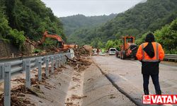 Zonguldak-İstanbul kara yolu heyelan nedeniyle ulaşıma kapatıldı