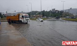 Sağanak nedeniyle Karabük-Zonguldak yolunda çökme oluştu
