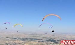 Hasan Dağı'nda düzenlenen Yamaç Paraşütü Dünya Kupası, antrenman uçuşlarıyla başladı
