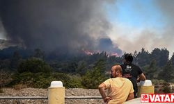 İngiliz tatil operatörü, Yunanistan'ın Rodos Adası'ndaki yangınlar nedeniyle tüm uçuşları iptal etti
