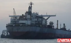 Kızıldeniz'de terk edilmiş bir "yüzen zaman bombası" petrol tankeri başarıyla yükünden boşaltıldı