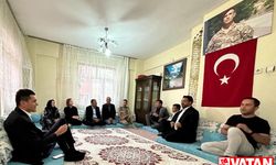 Hakkari Valisi Çelik, şehit ailesini ziyaret etti