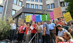 Kadıköy Belediyesinde çalışan işçiler, yarım günlük iş bırakma eylemi yaptı