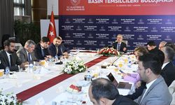 Ulaştırma ve Altyapı Bakanı Uraloğlu, medya temsilcileriyle bir araya geldi