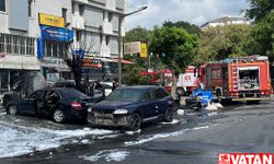 İstanbul'da oto sanayi sitesindeki 5 araç yandı