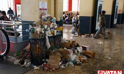 Marsilya'da istasyonlar çöplerle doldu
