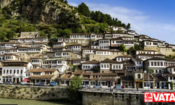Arnavutluk: İtalya, turistlerin hesaplarını ödedi