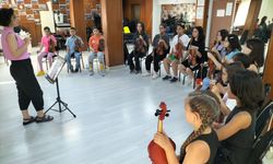 Keman Atölyesinde çalışmalar devam ediyor
