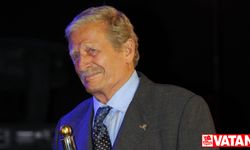 Türk tiyatrosunun usta ismi Müşfik Kenter