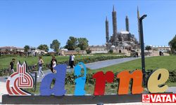 Gurbetçiler mola verdikleri sınır kenti Edirne'de turizm hareketliliği oluşturuyor