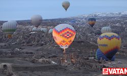 Kapadokya'da sıcak hava balon turuna rüzgar molası