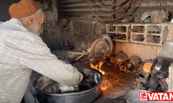 Adıyaman'da çırak olarak başladığı kalaycılığı 66 yıldır sürdürüyor