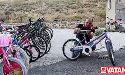 Malatya'daki depremzede çocuklara Bayburtlu hayırseverlerden bisiklet armağanı