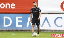 Beşiktaşlı futbolcu Ghezzal'ın oğlu ve kayınvalidesi Fransa'da trafik kazası geçirdi