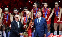 Avrupa şampiyonu "Filenin Sultanları" kupasını aldı