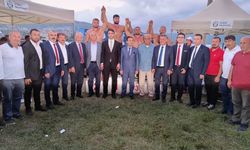 Almus Karakucak Güreşleri'nin başpehlivanı Paşa Karabulut oldu