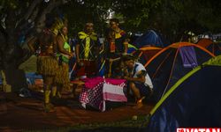 Brezilyalı yerli kadınlar haklarını savunmak için yürüyüş kampına katıldı