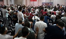 CHP İzmir İl Kongresi'ne arbede yaşanması üzerine ara verildi