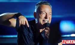 Bruce Springsteen'in mide ülseri nedeniyle konserleri erteledi