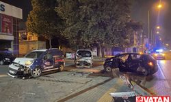 Bursa'da park halindeki araçlara ve direğe çarpan otomobilin sürücüsü yaralandı
