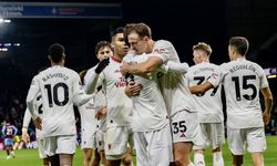 Manchester United deplasmanda tek golle kazandı