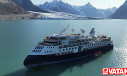 Lüks seyahat gemisi Grönland'da Kovid-19 şüphesiyle mahsur kaldı