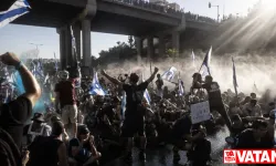 İsrail’de hükümet karşıtı protestolarda bir araç göstericilerin arasına daldı