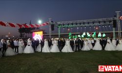 Hatay'da 100 depremzede çift için toplu nikah töreni yapıldı