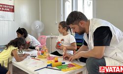 Gönüllü sağlık çalışanları, 6 Şubat’tan bu yana afetzedelere sağlık hizmeti sunuyor