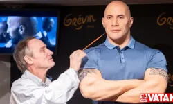 The Rock'un balmumu müzesi 'acil' ten rengi düzeltme üzerinde çalışıyor