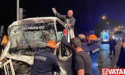 Bolu Dağı'nda kamyona çarpan çekicinin sürücüsü ağır yaralandı