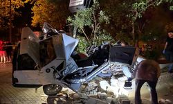 Aydın'da refüje çarpan otomobildeki 2 kişi öldü