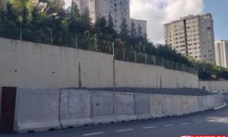 Maltepe'de çökme riski bulunan istinat duvarının önüne beton bloklu önlem