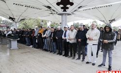 İstanbul'da, İsrail'in saldırısıyla hayatını kaybeden Filistinliler için gıyabi cenaze namazı kılındı
