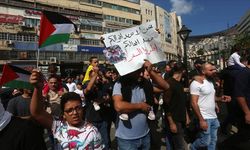 Batı Şeria'da Filistinliler, İsrail'in Gazze'ye saldırılarını protesto etti