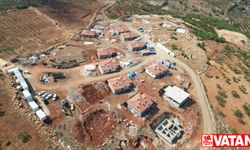 Kilis'in Bozkaya köyünde depremzedeler için yapılan evler yıl bitmeden tamamlanacak