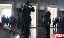 Avusturya Başbakanı Karl Nehammer, Anıtkabir'i ziyaret etti