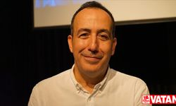 Haluk Özenç'in tek kişilik oyunu "Gerisi Hikaye", seyirciyle buluştu