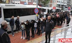 Kocaeli merkezli PKK/KCK operasyonunda yakalanan 32 zanlı adliyedeKocaeli merkezli PKK/KCK operasyonunda yakalanan 32 za