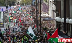 Londra'da Filistin'e destek gösterisine katılan on binlerce kişi Başbakanlığa yürüdü