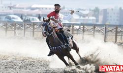 Kars'ta atlarla gösteri yapan ciritçiler yeni sezona hazırlanıyor