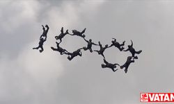 "Bordo bereliler", Cumhuriyet'in 100. yılını gökyüzüne nakşetti "Bordo bereliler", Cumhuriyet'in 100. yılını gökyüzüne n