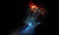 NASA, uzayda "hayalet elin kemiklerini" andıran fotoğraf yakaladı