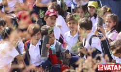 Ankaralı öğrenciler Cumhuriyet'in 100. yılında binlerce fidan dikti