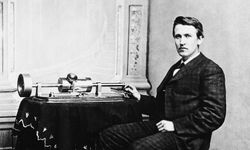Tarihte Bugün: Thomas Edison, yenilikçi fonograf icatını duyurdu