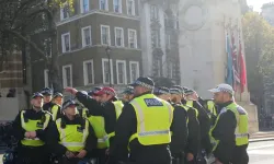 Polis, en büyük pro-Filistin protestosu için hazırlık yapıyor  ve Cenotaph'a yasak bölge uyguluyor